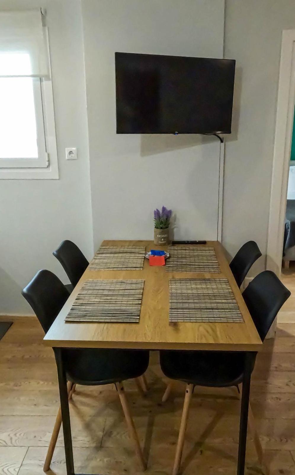 Comfortable Apt, Next To Archeological Museum! Афіни Екстер'єр фото