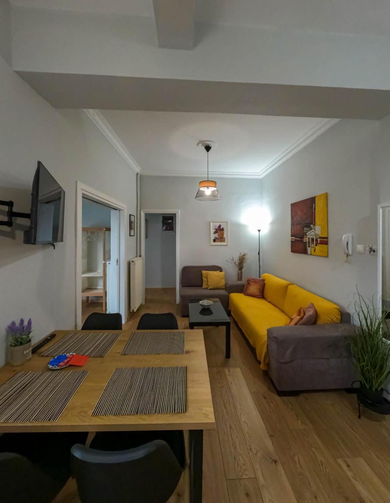 Comfortable Apt, Next To Archeological Museum! Афіни Екстер'єр фото